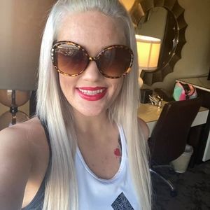 Meet your Posher, Natasha